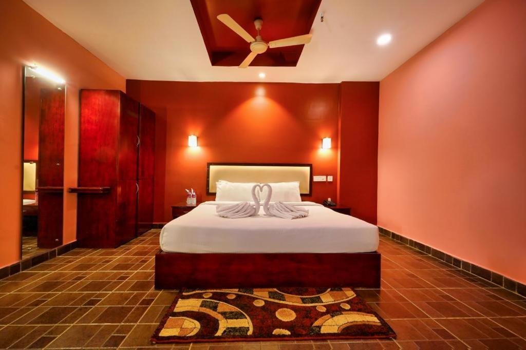 Misty Gate Hotel ไวทีรี ภายนอก รูปภาพ